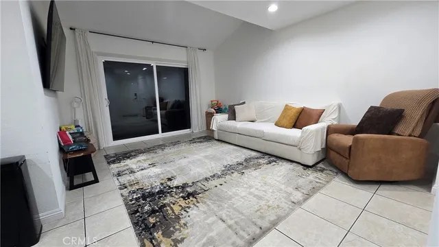 $3,100 | 1772 Dumitru Way, Unit B, Corona, CA 92881