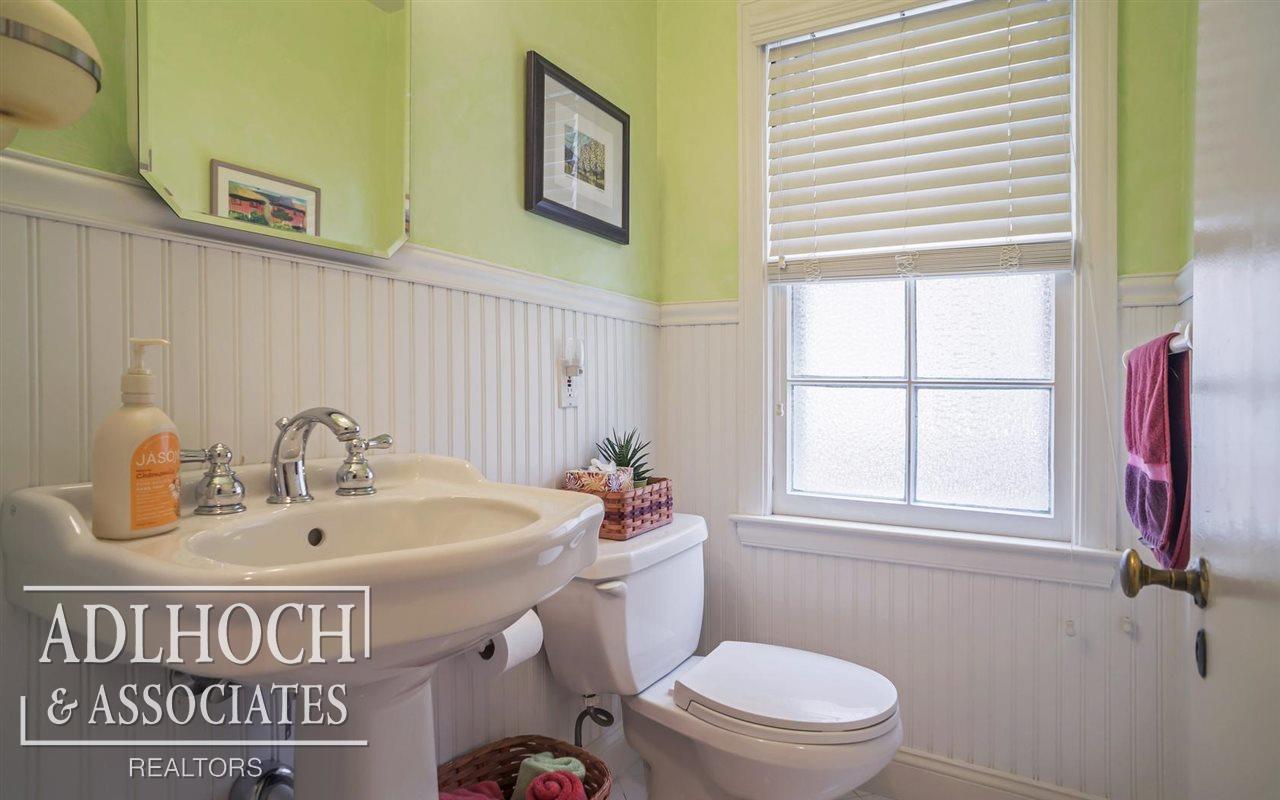 272 Merriweather Road Grosse Pointe Farms, MI 48236 - Photo 16 of 18