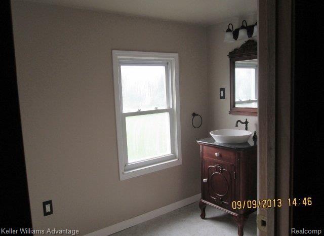 5500 Denton Road Canton, MI 48188 - Photo 8 of 27 1/2 Bath