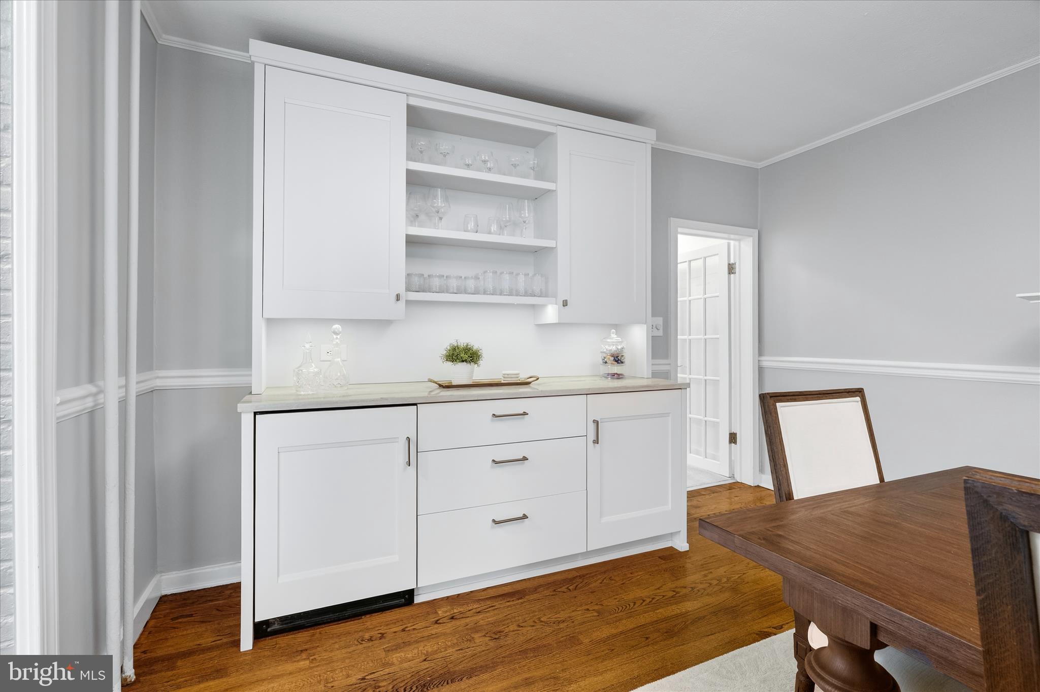 225 East 2nd Street Frederick, MD 21701 - Photo 15 of 125 Built in bar and serving space