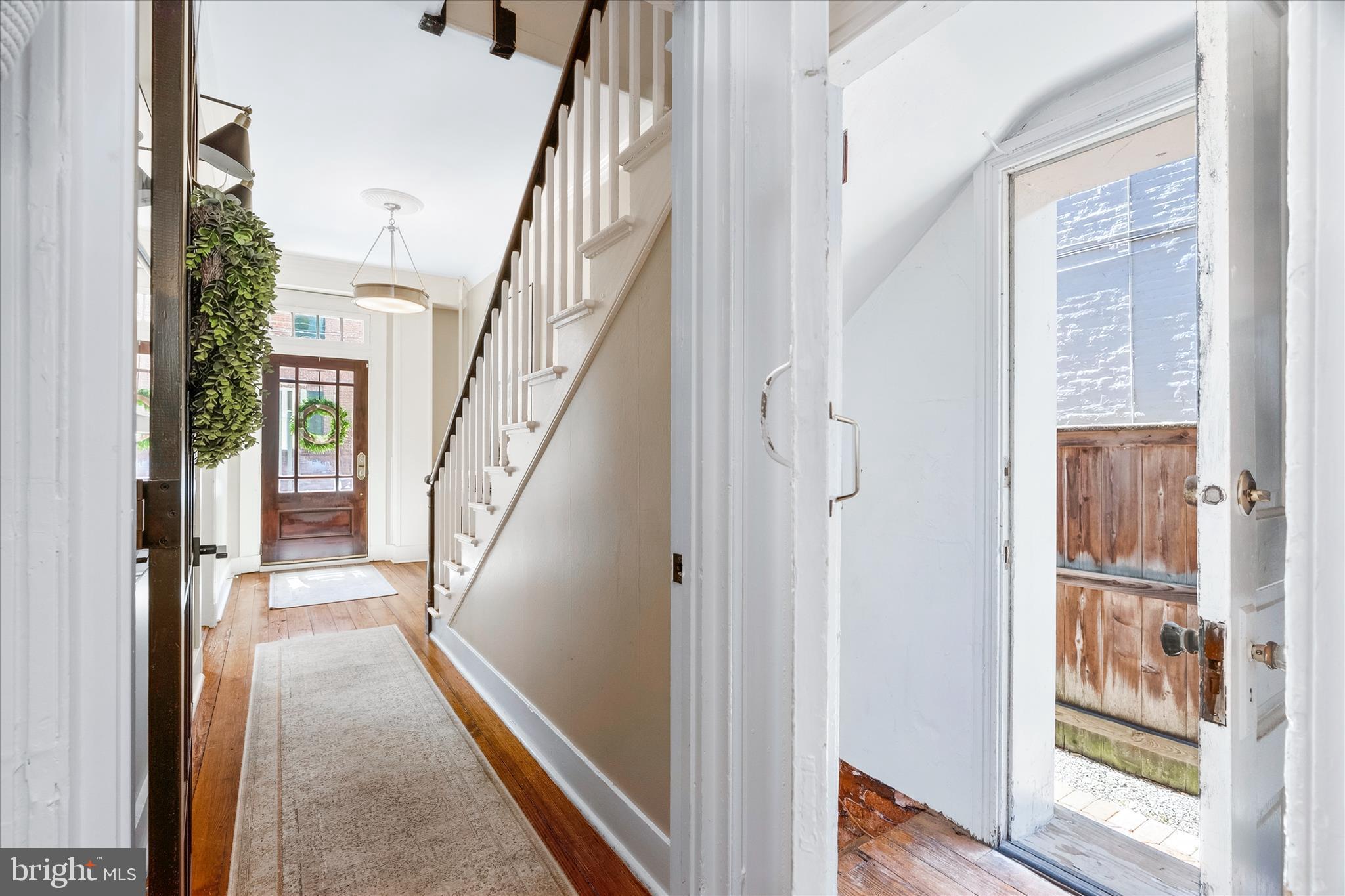 225 East 2nd Street Frederick, MD 21701 - Photo 7 of 125 Entryway hall.