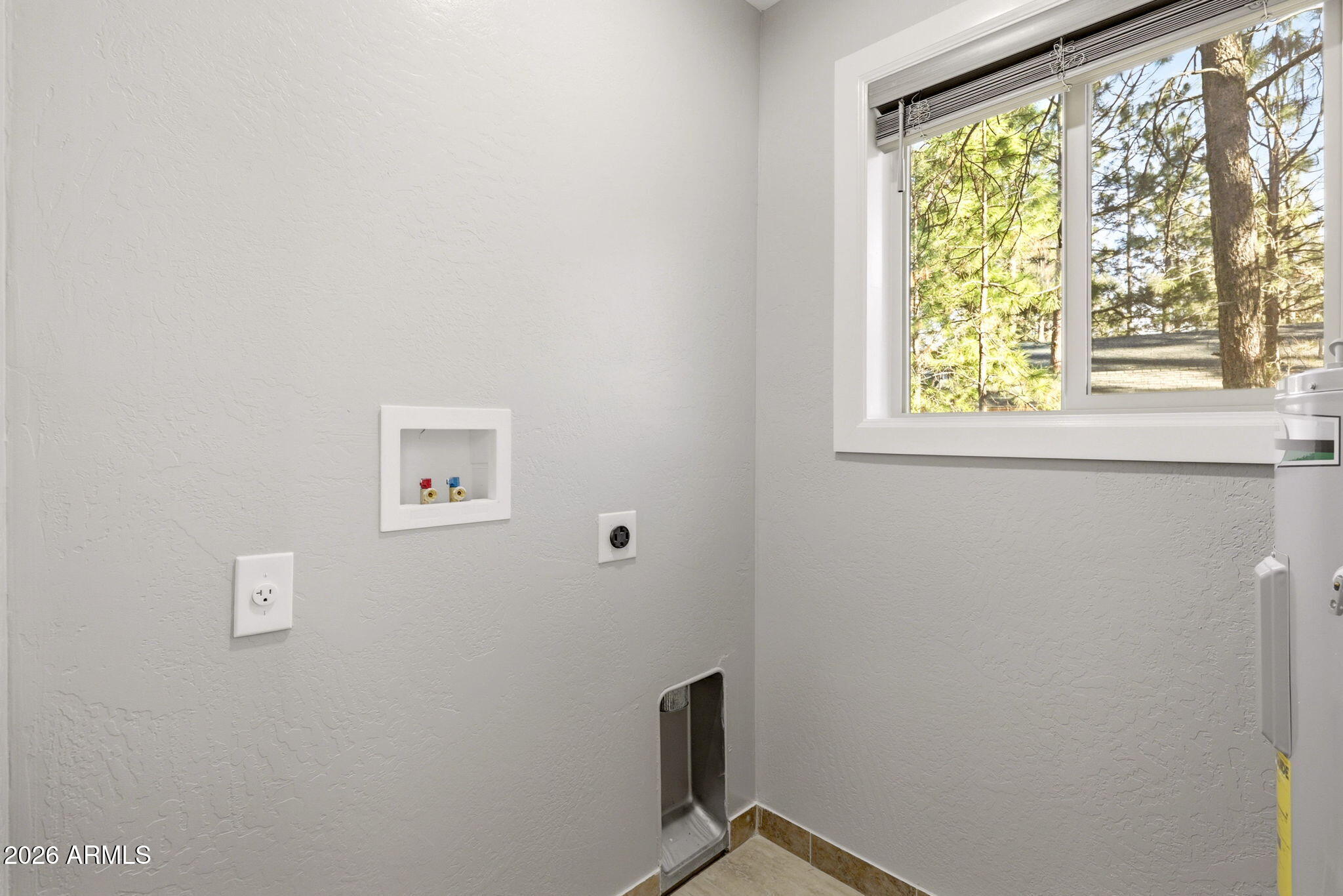 2900 Long Rifle Place Overgaard, AZ 85933 - Photo 16 of 35 a view of room with window