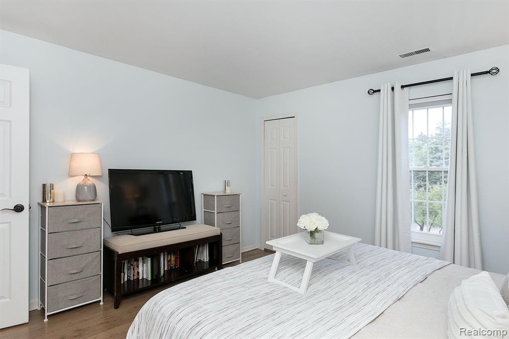 1665 Huntington Park, Unit F Rochester Hills, MI 48309 - Photo 23 of 34