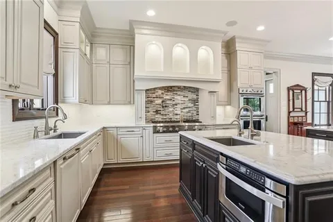 $2,425,000 | 21 Royal Palm Drive, Kenner, LA 70065
