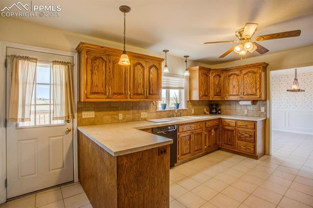 3225 Hoofprint Road Peyton, CO 80831 - Photo 15 of 46 Gallery Image 15