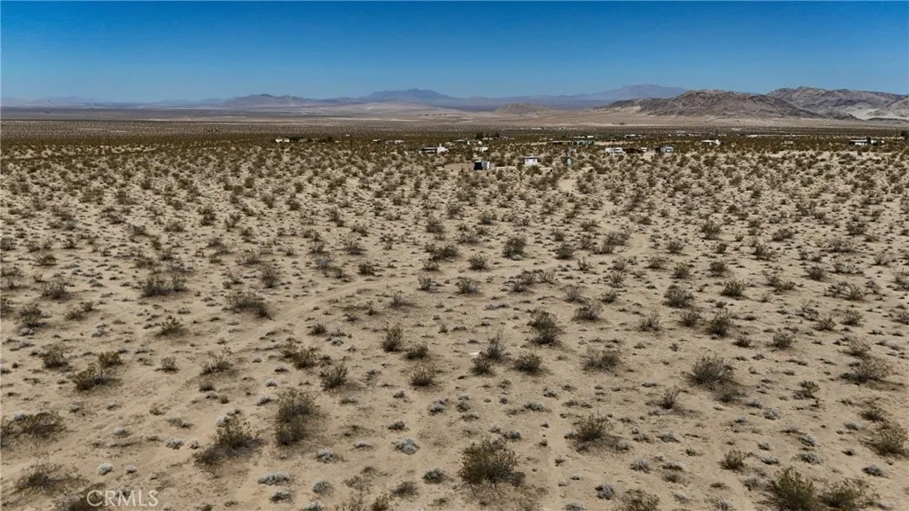 774 Manzanita Road Landers, CA 92285 - Photo 5 of 16