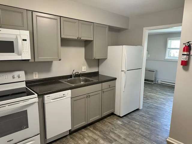 $1,900 | 77 Seminary Hill Road, Lebanon, NH 03784