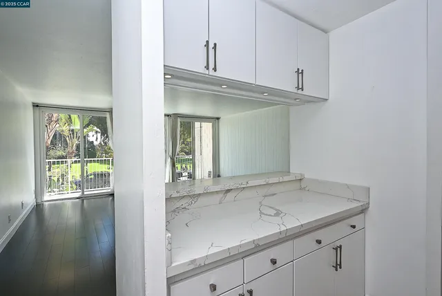 $569,000 | 1425 Lakeside Drive, Unit 101, Oakland, CA 94612