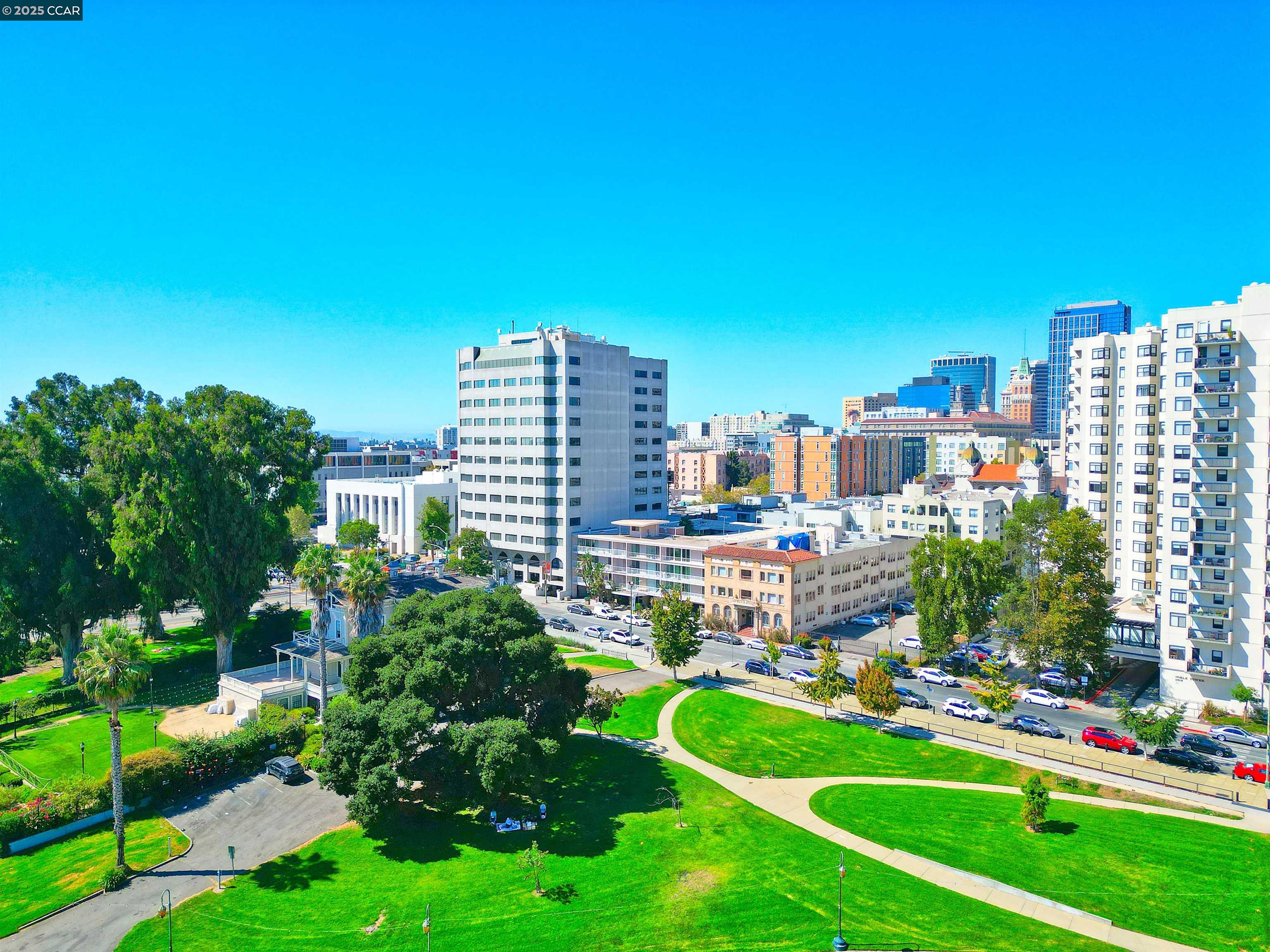 1425 Lakeside Drive, Unit 101 Oakland, CA 94612 - Photo 33 of 36 a view of a city with tall buildings