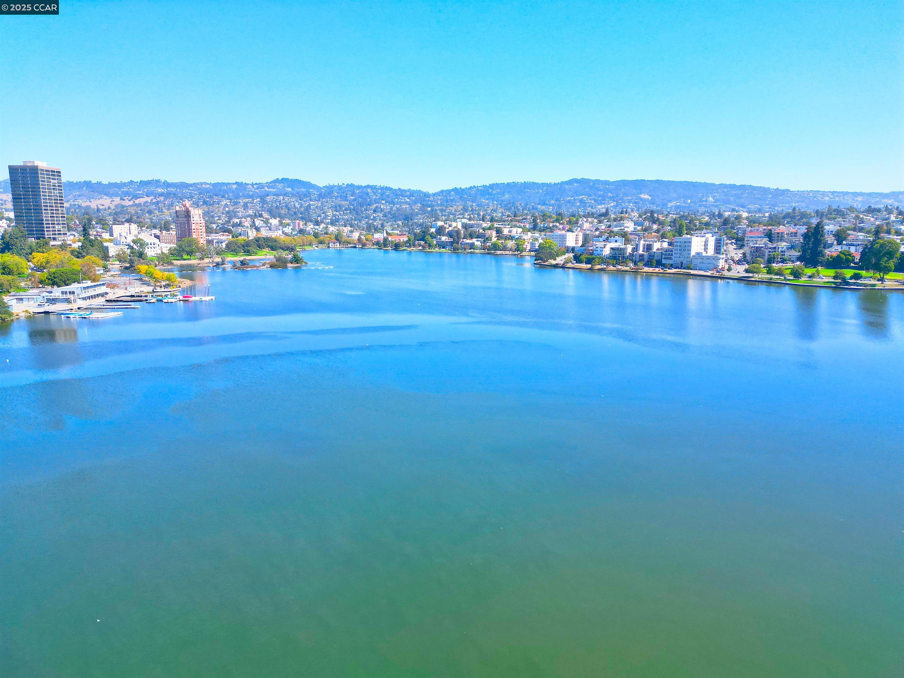 1425 Lakeside Drive, Unit 101 Oakland, CA 94612 - Photo 35 of 36 a view of a city with ocean view