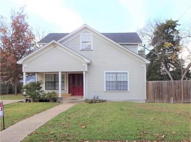 $2,100 | 803 Dunn Street, Waxahachie, TX 75165