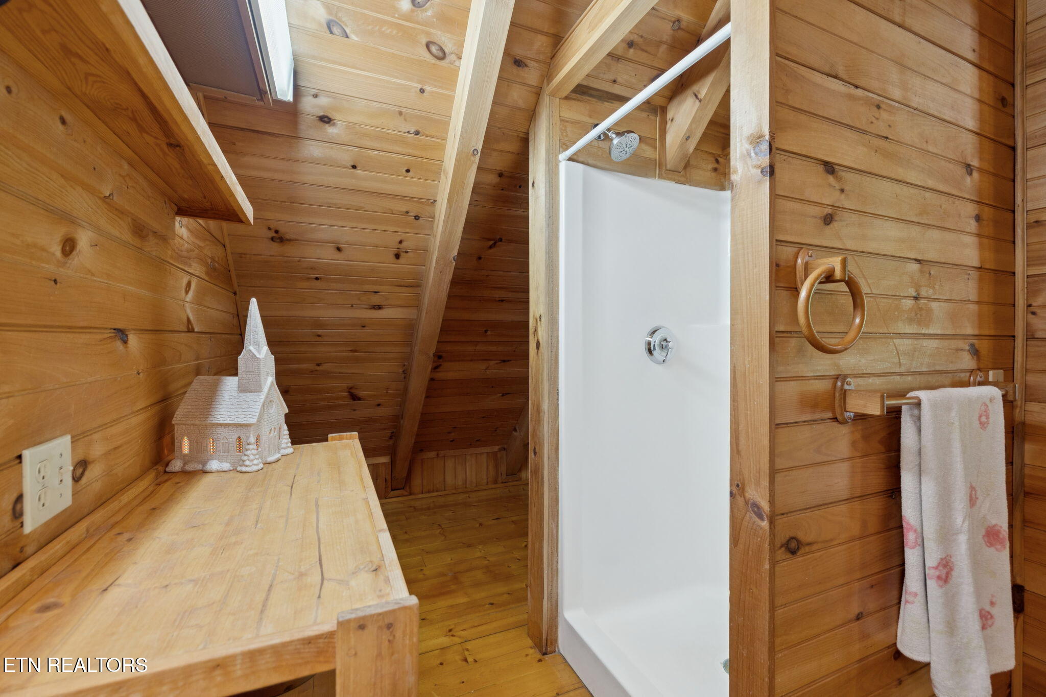 186 Caney Creek Road Reliance, TN 37369 - Photo 37 of 48 2nd floor bathroom 1