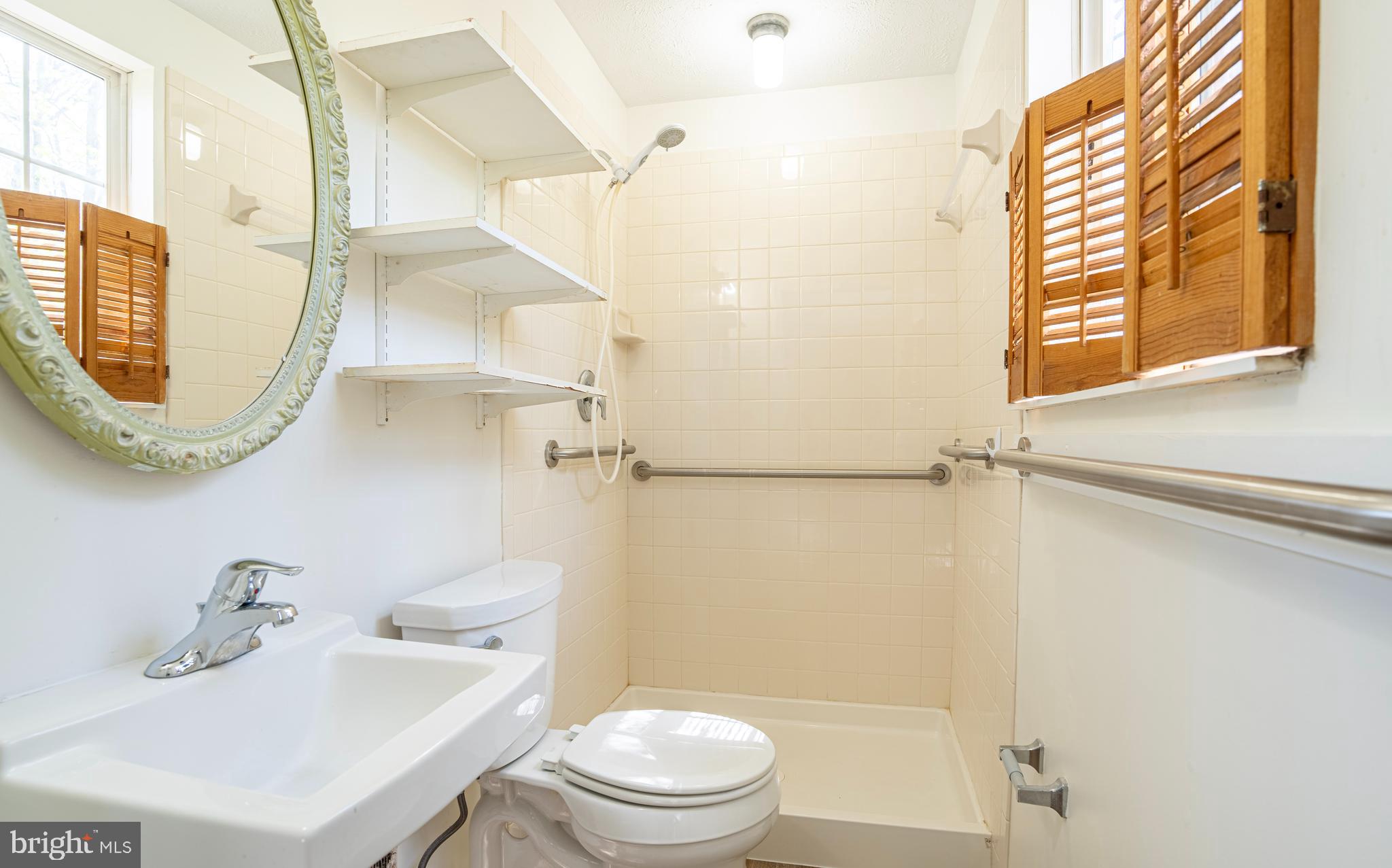 110 Applegate Drive Sterling, VA 20164 - Photo 14 of 25