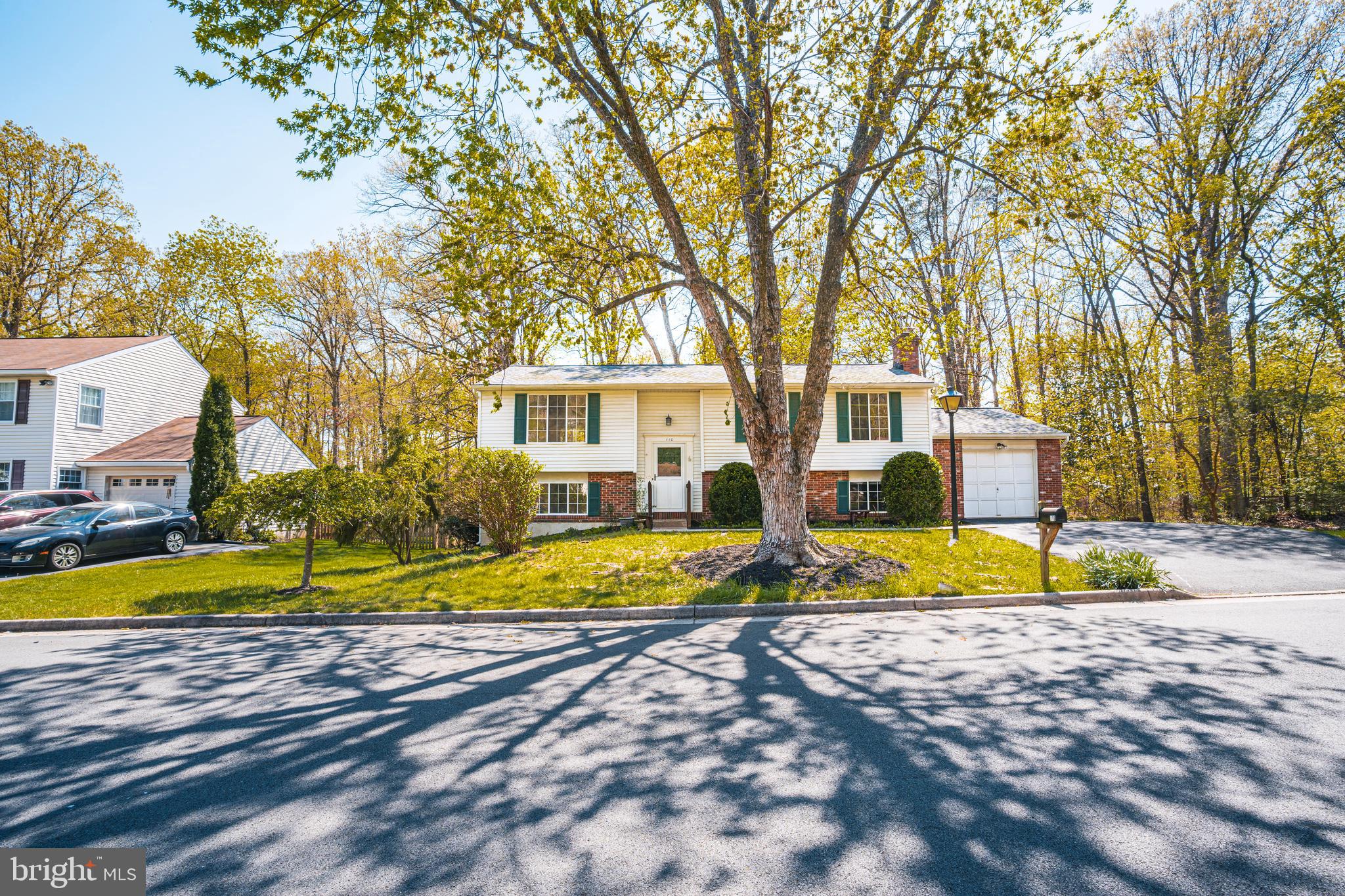 110 Applegate Drive Sterling, VA 20164 - Photo 2 of 25