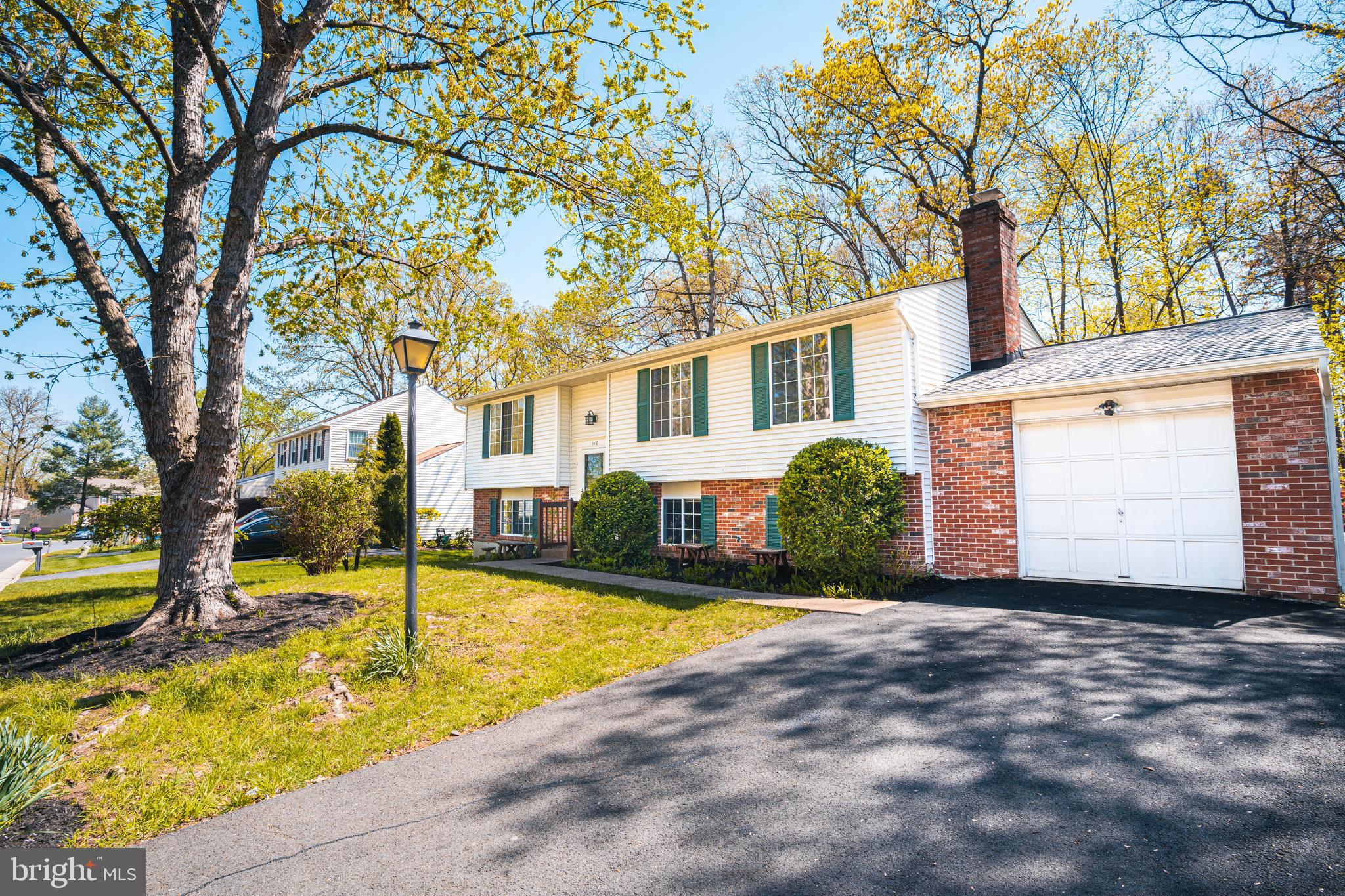110 Applegate Drive Sterling, VA 20164 - Photo 3 of 25