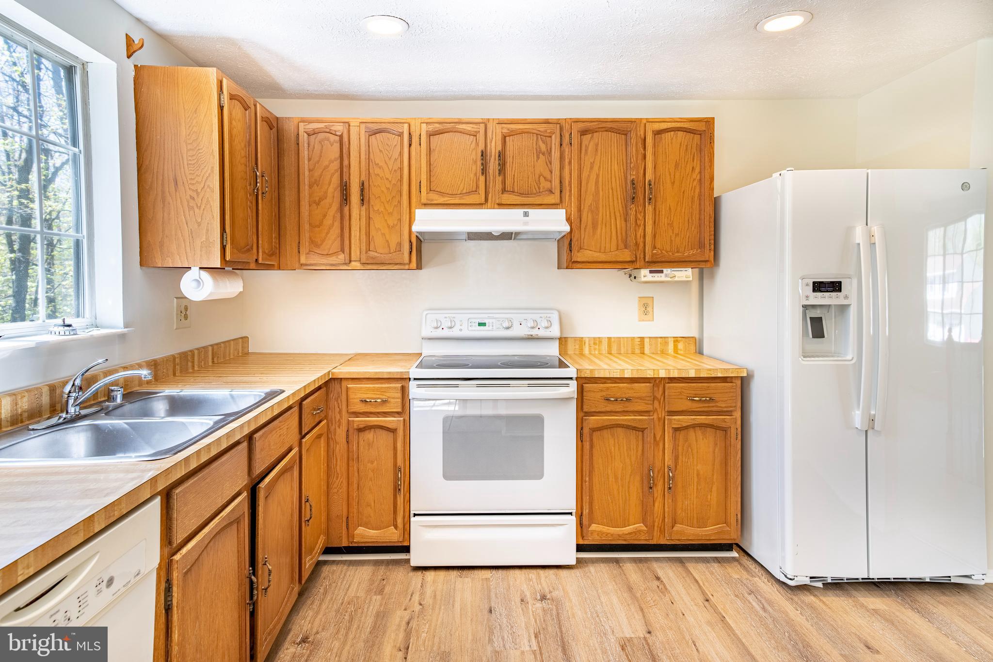 110 Applegate Drive Sterling, VA 20164 - Photo 6 of 25