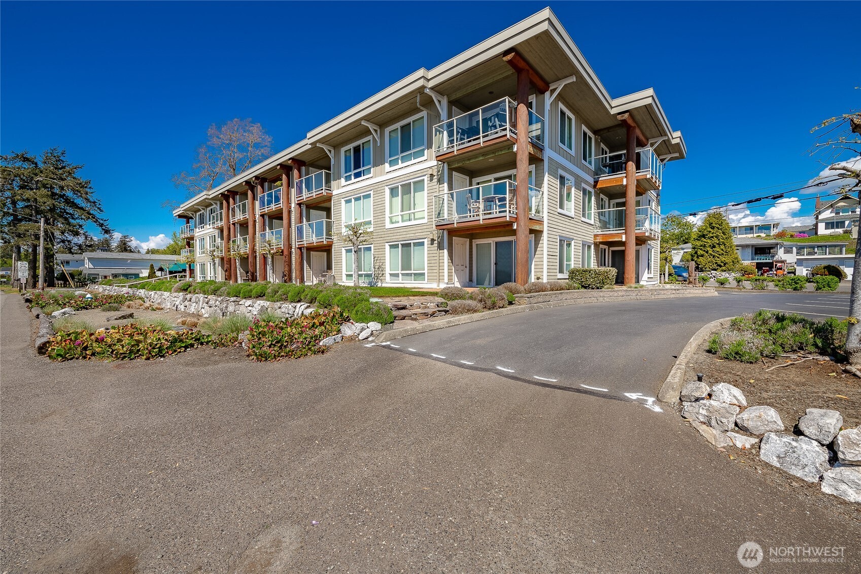 8075 Harborview Road, Unit 301 Blaine, WA 98230 - Photo 36 of 39 Gallery Image 36