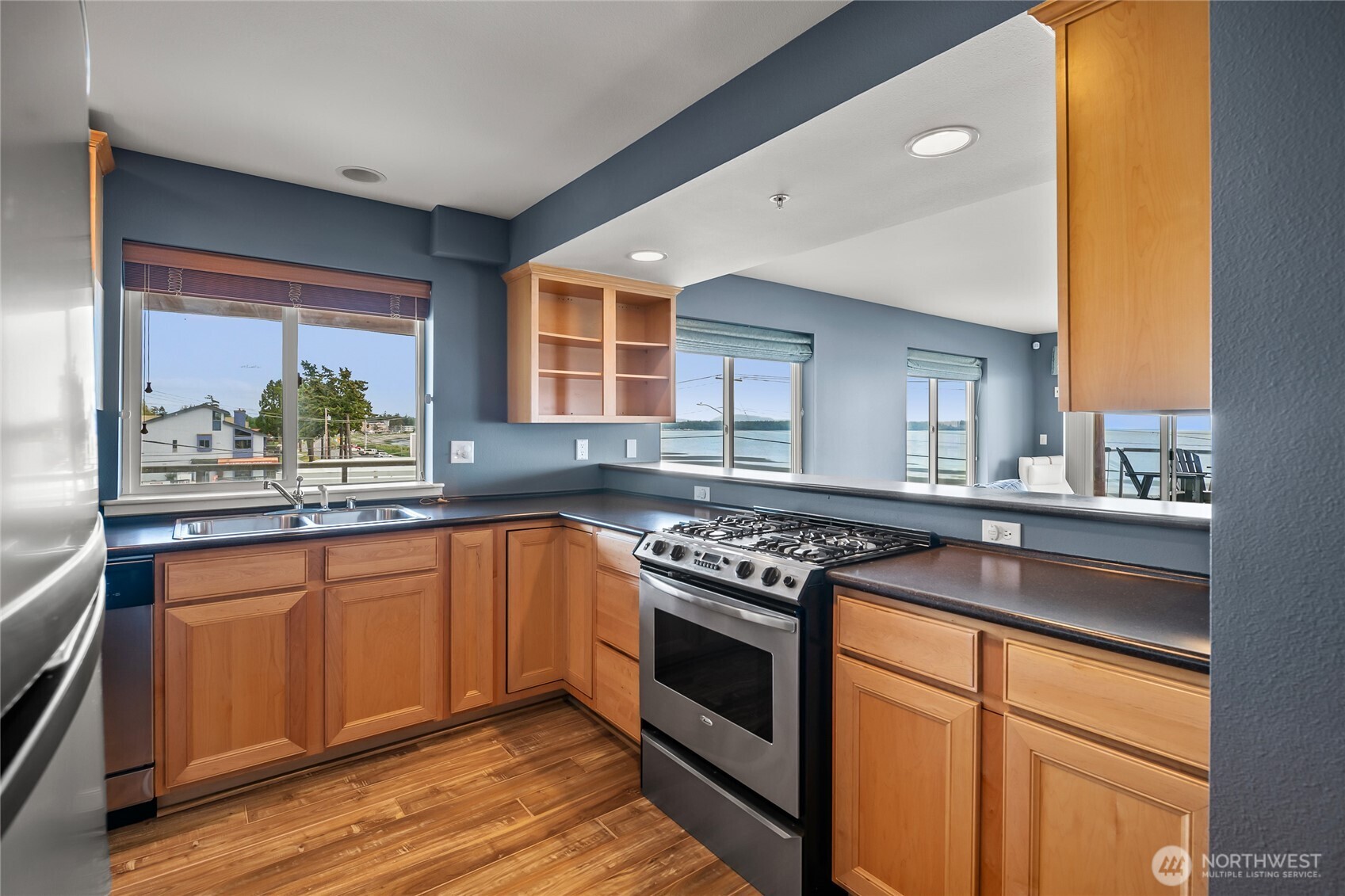 8075 Harborview Road, Unit 301 Blaine, WA 98230 - Photo 8 of 39 Gallery Image 8