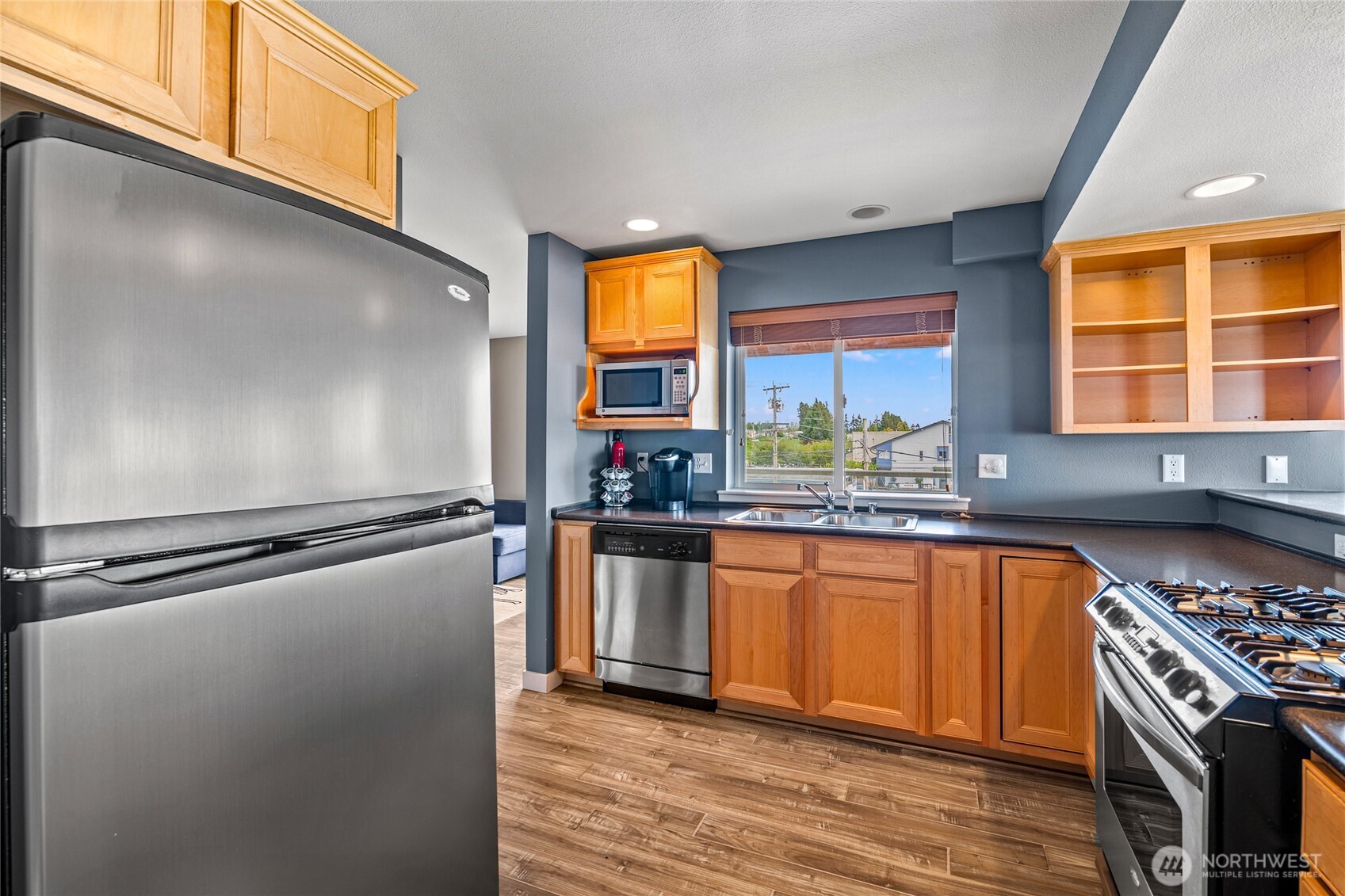 8075 Harborview Road, Unit 301 Blaine, WA 98230 - Photo 9 of 39 Gallery Image 9