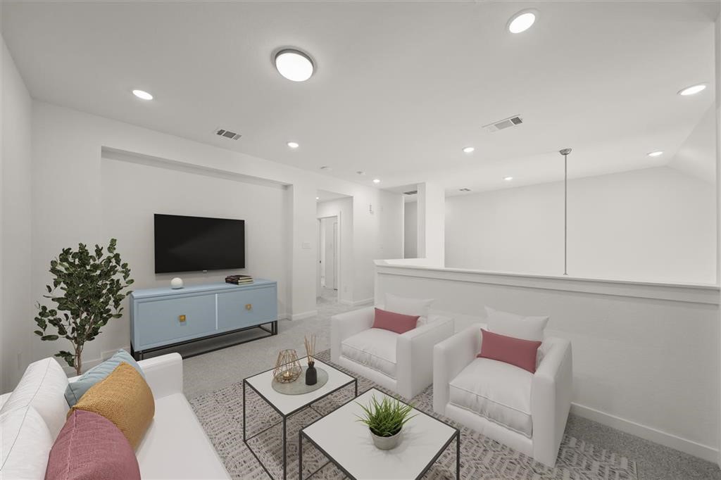 332 Fields Lane Montgomery, TX 77316 - Photo 4 of 26 Upstairs Loft