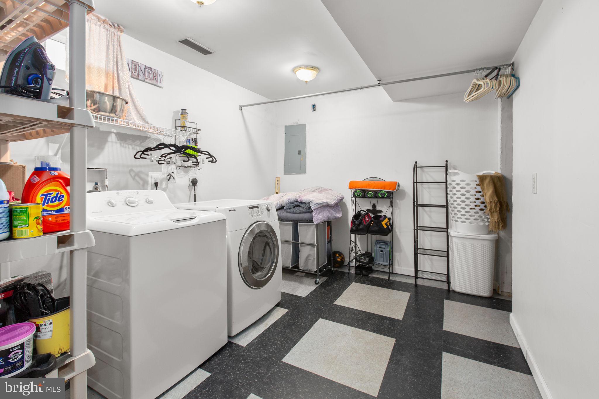 80 Ferry Road Fredericksburg, VA 22405 - Photo 30 of 39 a utility room with fridge and washer