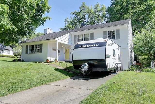 3110 Poinciana Road Middletown, OH 45042 - Photo 2 of 32
