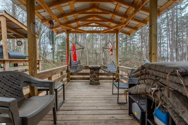 $235,000 | 370 North Port Bass Drive, Fair Play, SC 29643