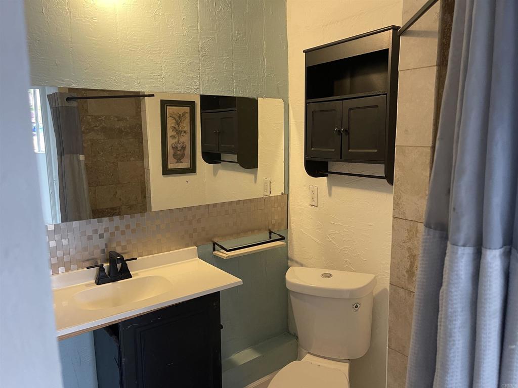 216 East Mission Road, Unit C Fallbrook, CA 92028 - Photo 7 of 8