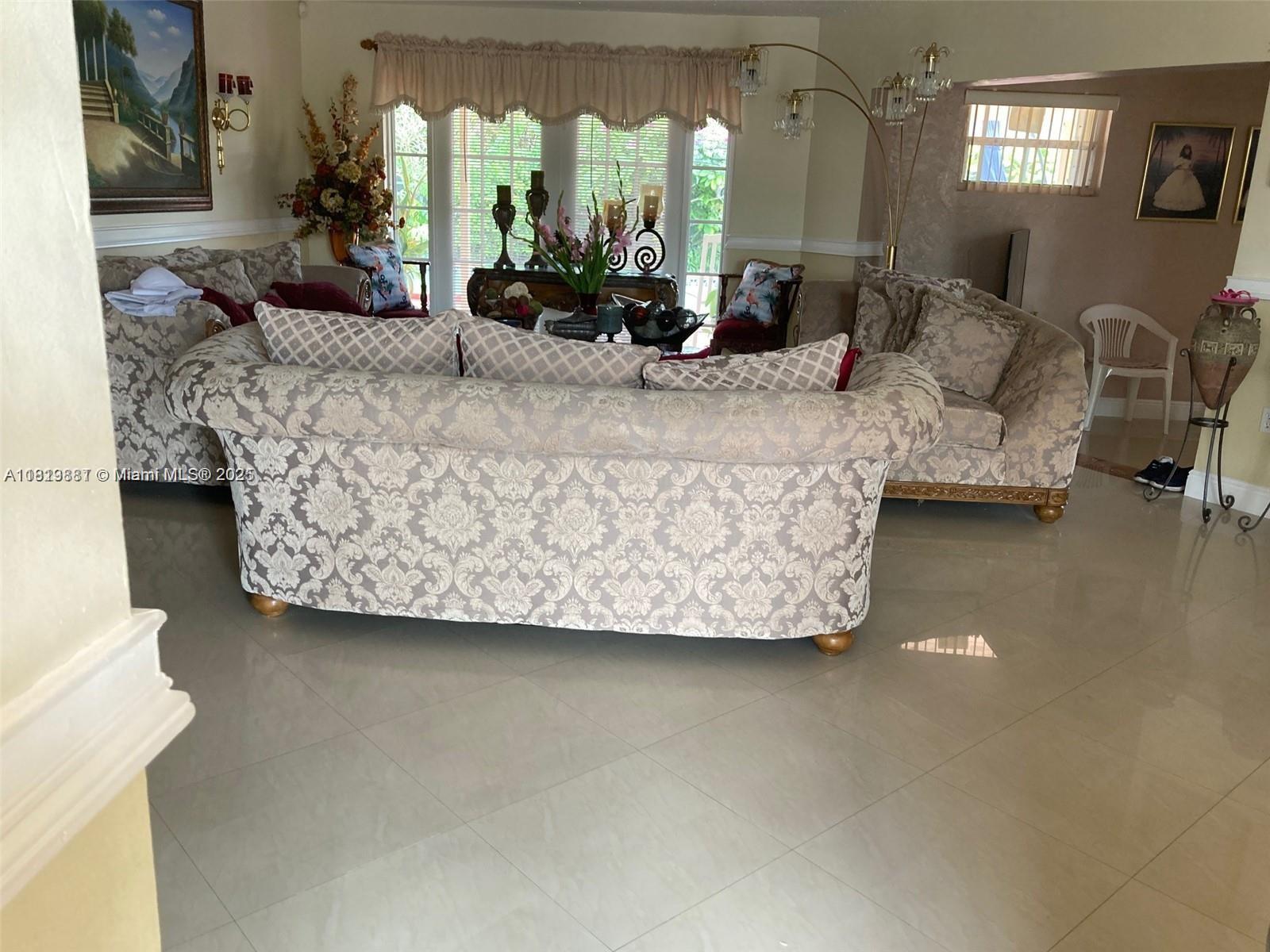 12548 Southwest 210th Street Miami, FL 33177 - Photo 5 of 9