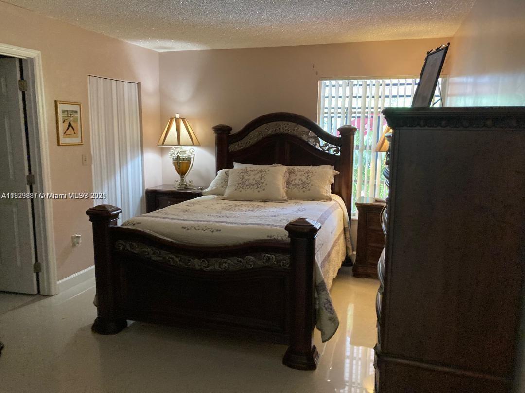 12548 Southwest 210th Street Miami, FL 33177 - Photo 8 of 9
