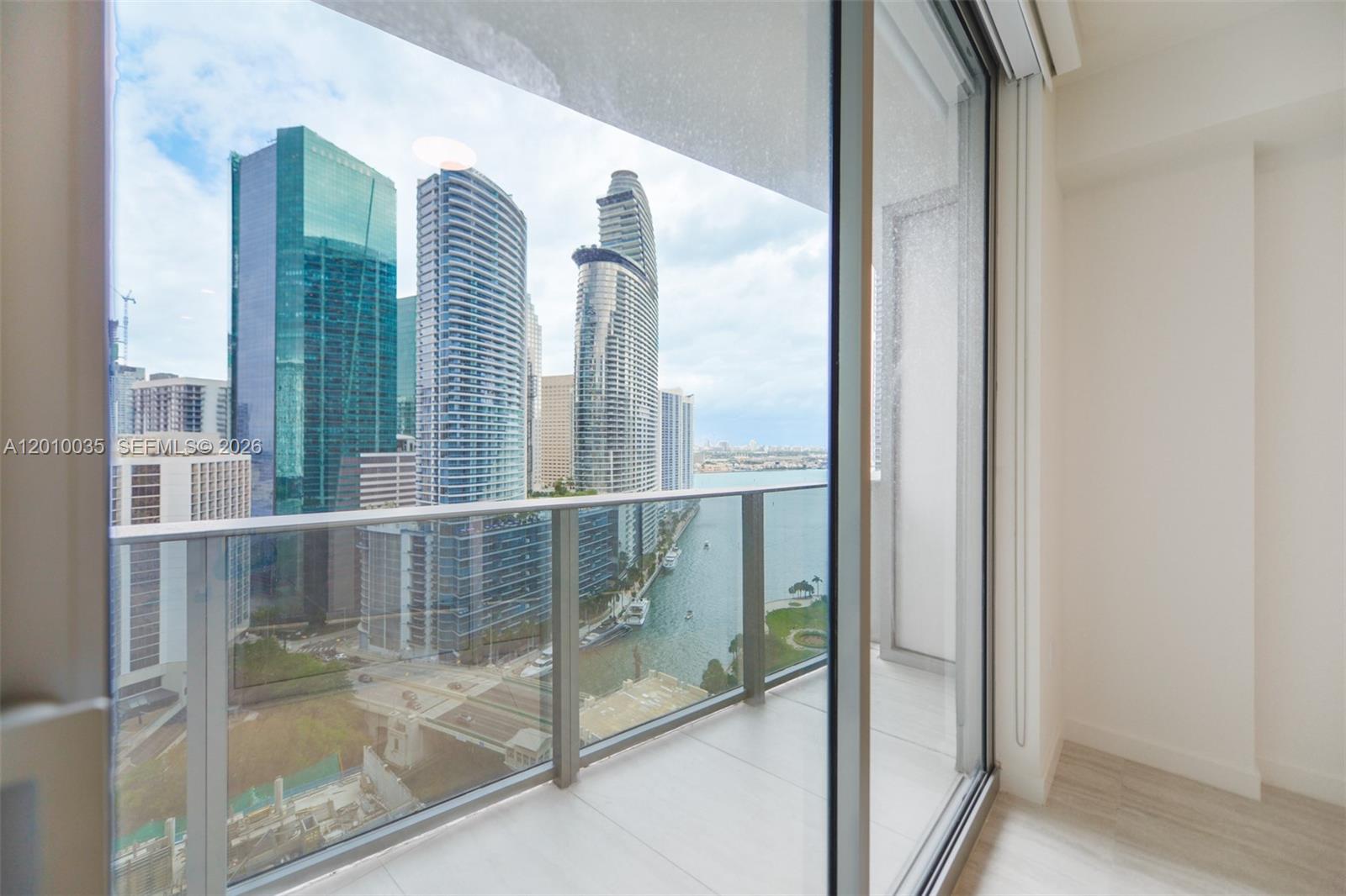 77 Southeast 5th Street, Unit 2603 Miami, FL 33131 - Photo 17 of 67