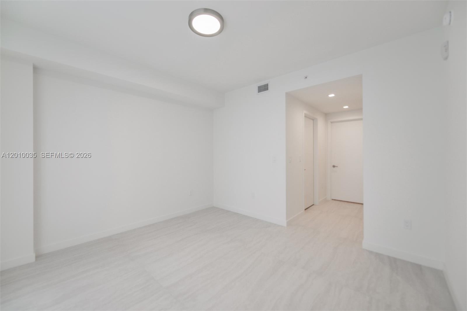 77 Southeast 5th Street, Unit 2603 Miami, FL 33131 - Photo 18 of 67