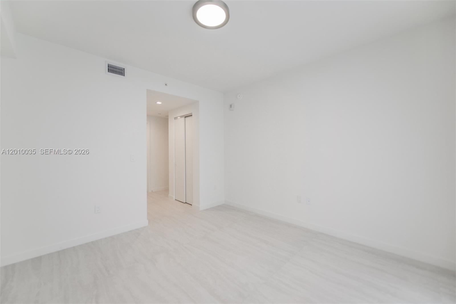 77 Southeast 5th Street, Unit 2603 Miami, FL 33131 - Photo 19 of 67 a view of an empty room
