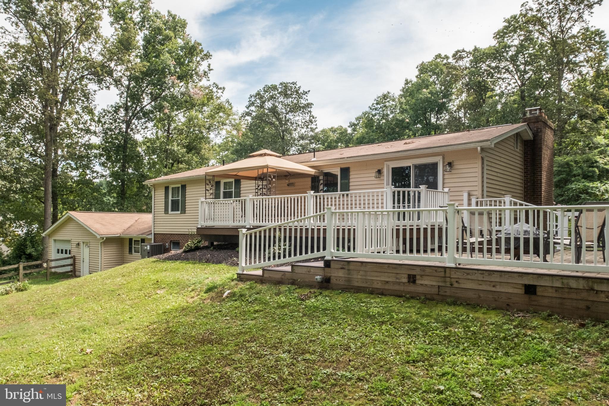 1681 Exeter Road Westminster, MD 21157 - Photo 17 of 24 Custom multi-level deck