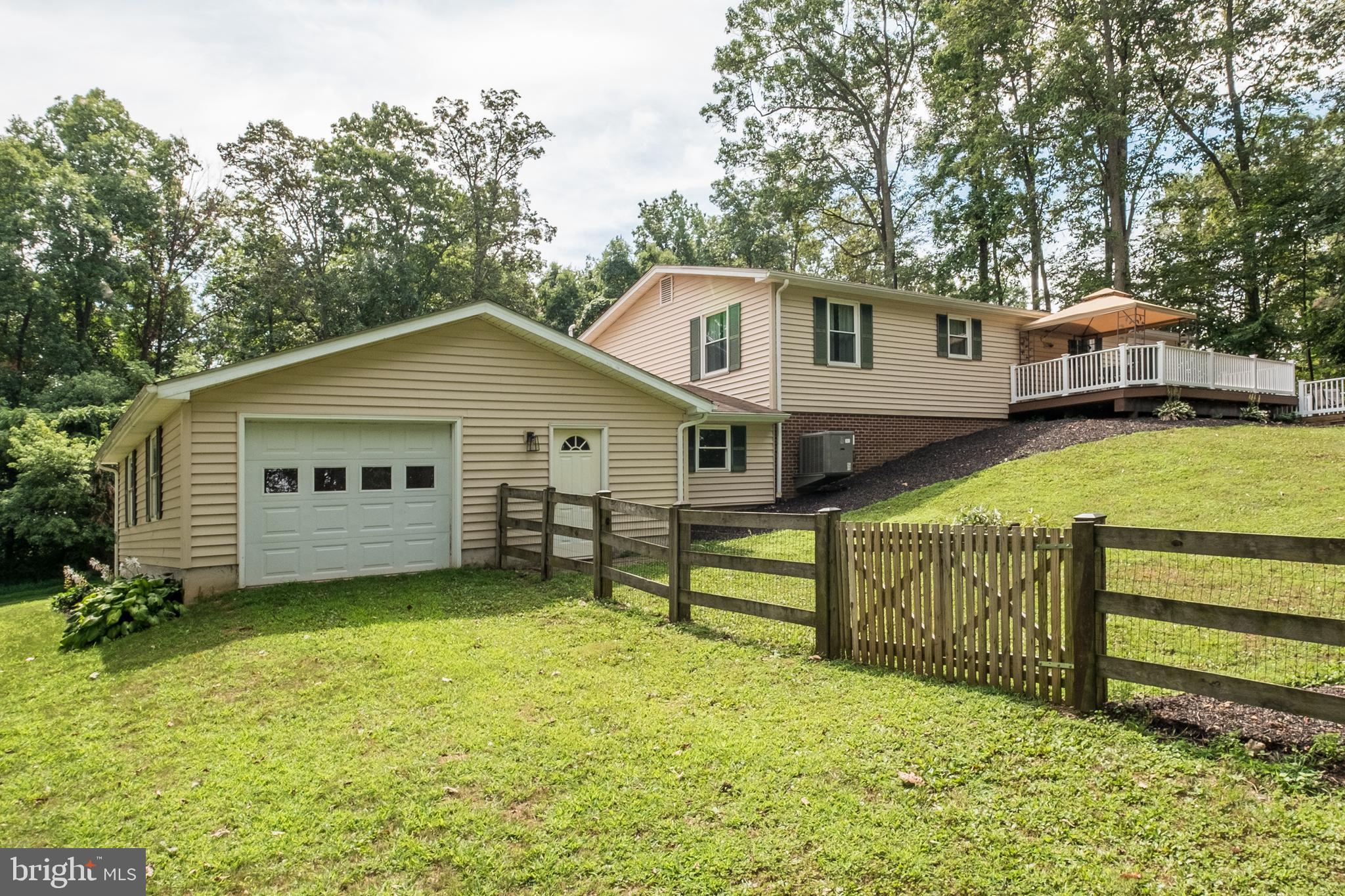 1681 Exeter Road Westminster, MD 21157 - Photo 19 of 24 Large attached garage