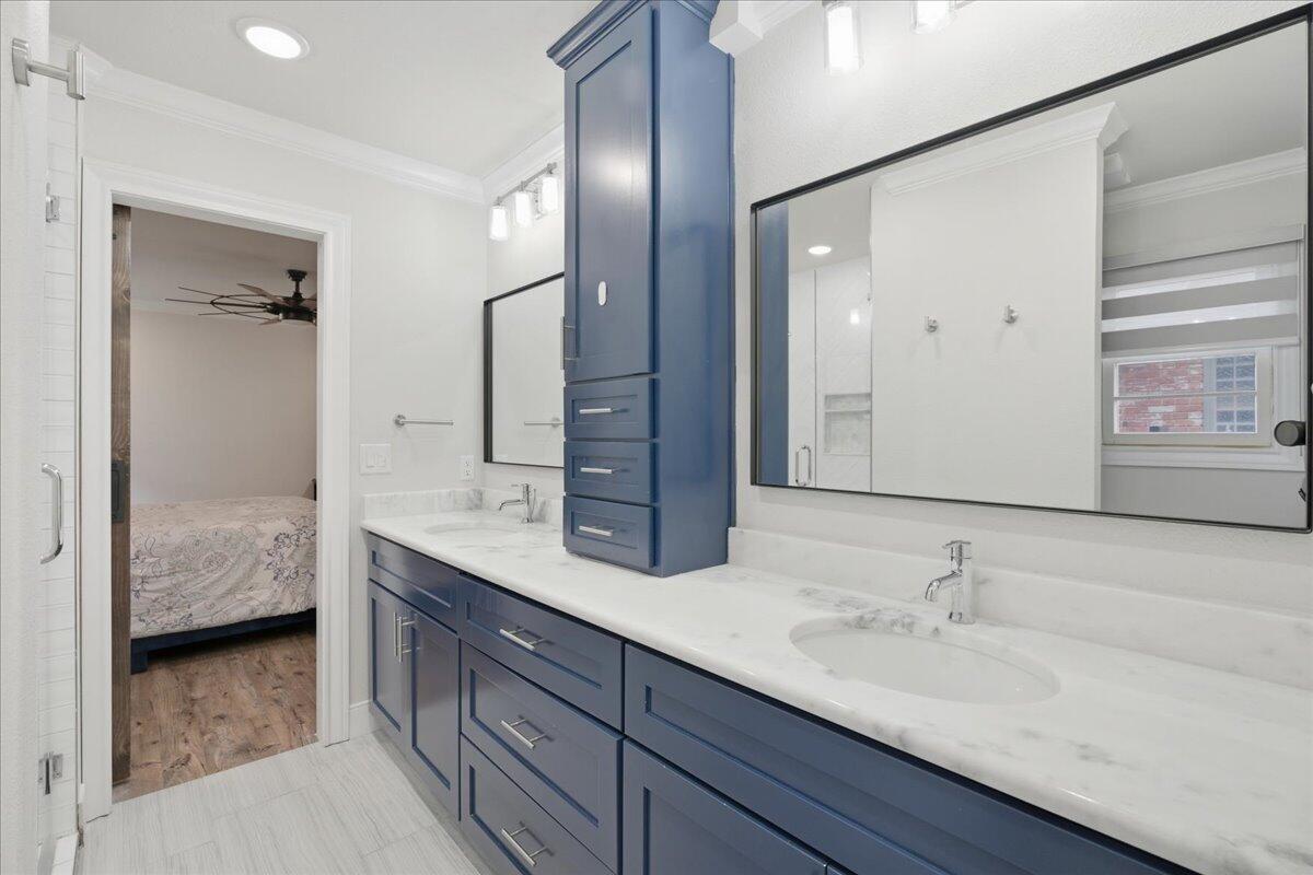 3808 61st Street Lubbock, TX 79413 - Photo 24 of 30 primary bathroom