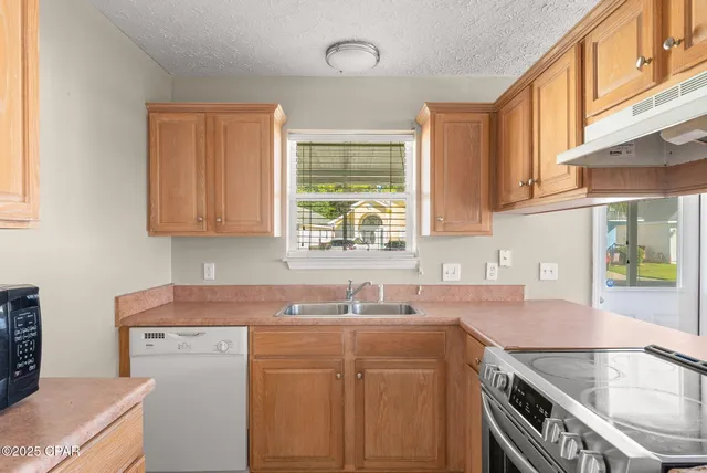 $2,500 | 133 White Cap Way, Panama City Beach, FL 32407