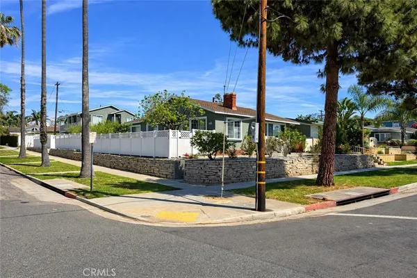 $1,570,000 | 3602-3604 Pine Avenue, Long Beach, CA 90807
