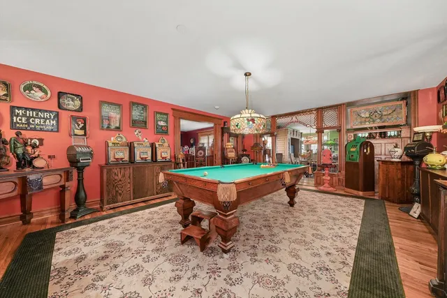 $895,000 | 890 Lake Avenue, Woodstock, IL 60098