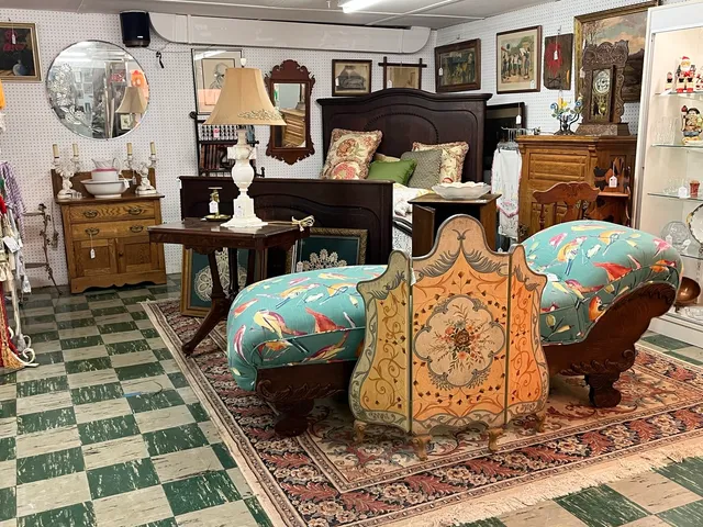 $895,000 | 890 Lake Avenue, Woodstock, IL 60098