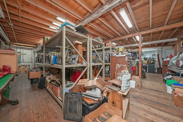 $895,000 | 890 Lake Avenue, Woodstock, IL 60098