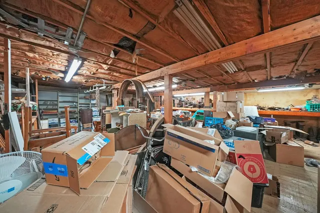 $895,000 | 890 Lake Avenue, Woodstock, IL 60098