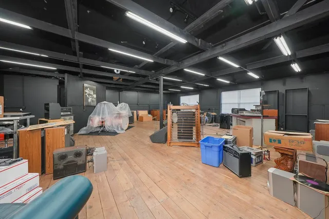 $895,000 | 890 Lake Avenue, Woodstock, IL 60098