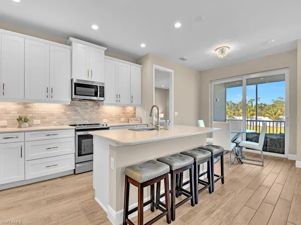 $6,000 | 2561 Seychelles Drive, Unit 308, Naples, FL 34112