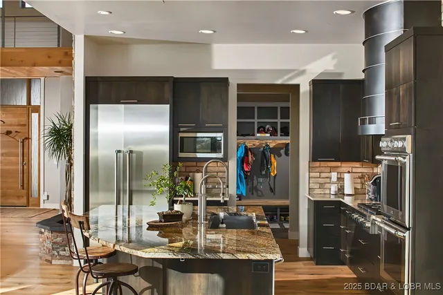 $1,895,000 | 3 Kingsman Drive, Camdenton, MO 65020