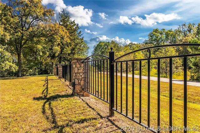 $1,895,000 | 3 Kingsman Drive, Camdenton, MO 65020