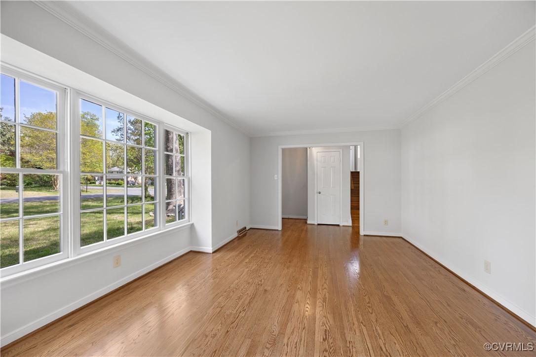 11801 Winfore Drive Midlothian, VA 23113 - Photo 18 of 32 Living Room with triple front window
