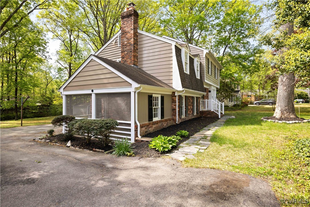 11801 Winfore Drive Midlothian, VA 23113 - Photo 5 of 32 Notice the wonderful screened porch!