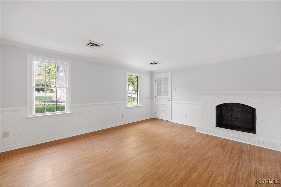 11801 Winfore Drive Midlothian, VA 23113 - Photo 10 of 32 Family Room with brick Fireplace