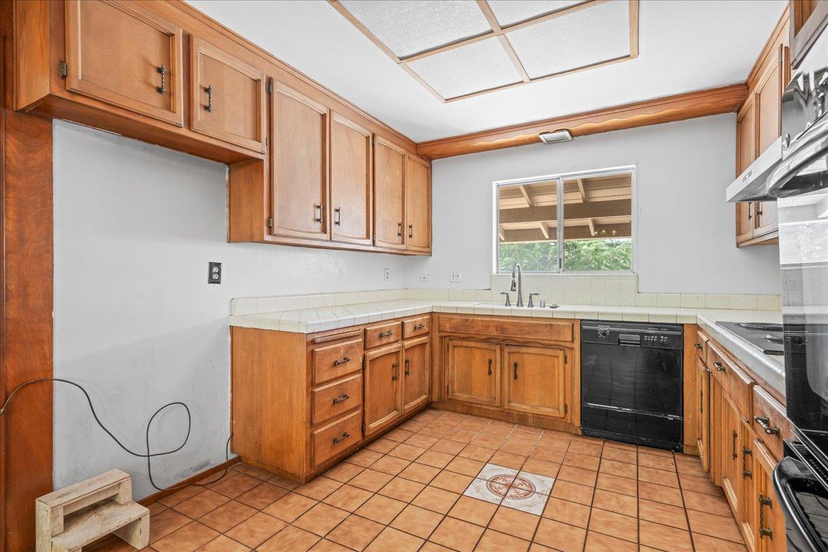 6929 Lisa Marie Way Carmichael, CA 95608 - Photo 13 of 50